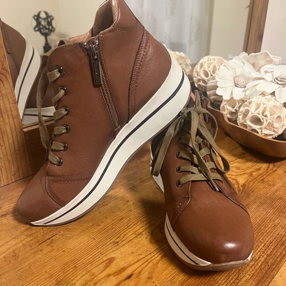 Carmela Women's Booty Leather EU 40 - Picture 2 of 6